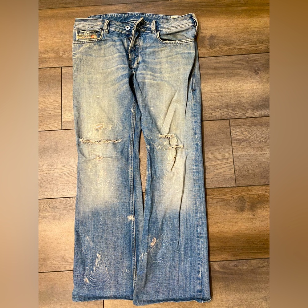 Diesel Zathan distressed jeans size 31W x 32L